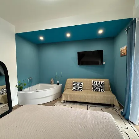 דירה Jacuzzi-garden Double Ensuite Wifi Ac Near Metro רומא