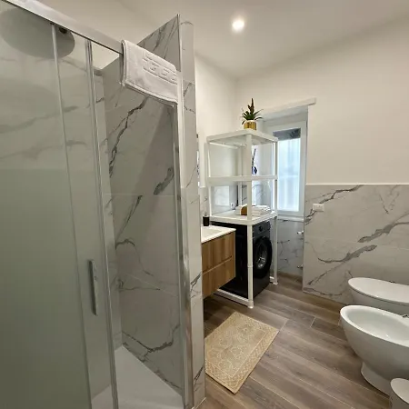 Jacuzzi-garden Double Ensuite Wifi Ac Near Metro רומא