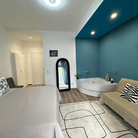 Jacuzzi-garden Double Ensuite Wifi Ac Near Metro דירה