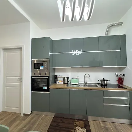 Jacuzzi-garden Double Ensuite Wifi Ac Near Metro * רומא