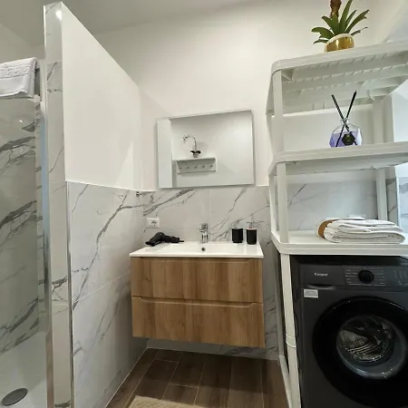 Jacuzzi-garden Double Ensuite Wifi Ac Near Metro * רומא