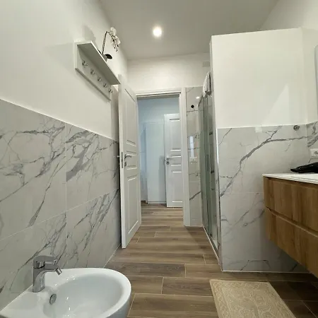 דירה Jacuzzi-garden Double Ensuite Wifi Ac Near Metro *