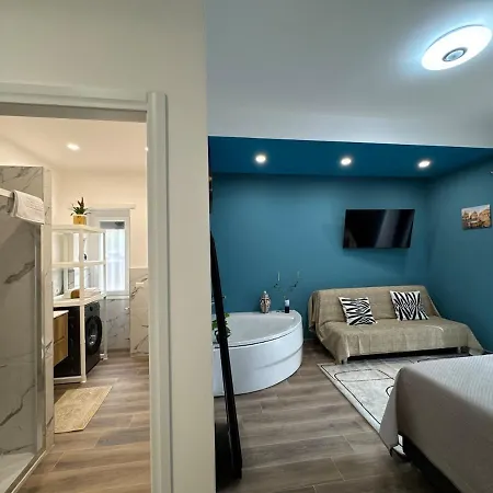 Jacuzzi-garden Double Ensuite Wifi Ac Near Metro * רומא