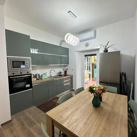 Jacuzzi-garden Double Ensuite Wifi Ac Near Metro דירה *