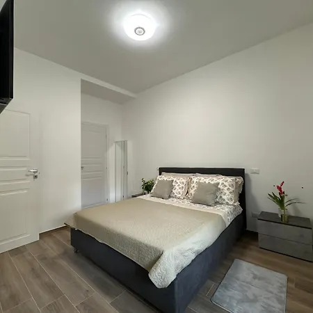 Colosseo-torre Maura Modern Double Private Ensuite, Wifi & Ac Near Metro C *