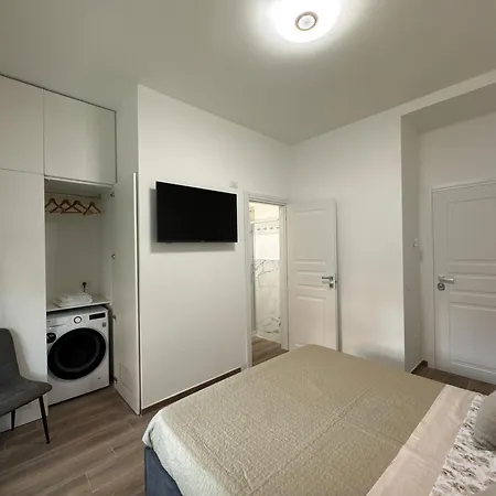 Colosseo-torre Maura Modern Double Private Ensuite, Wifi & Ac Near Metro C *